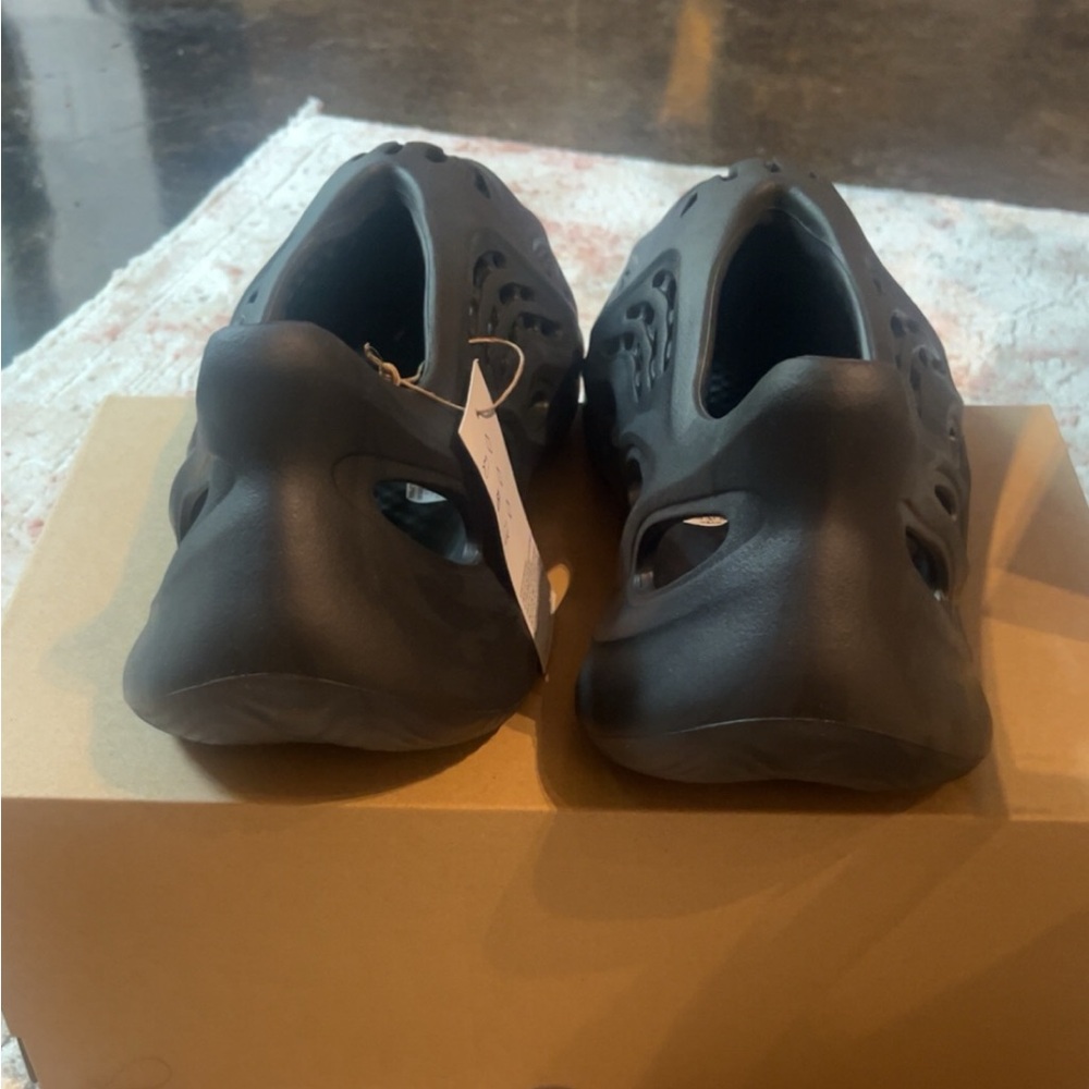 YZY Foam RNR